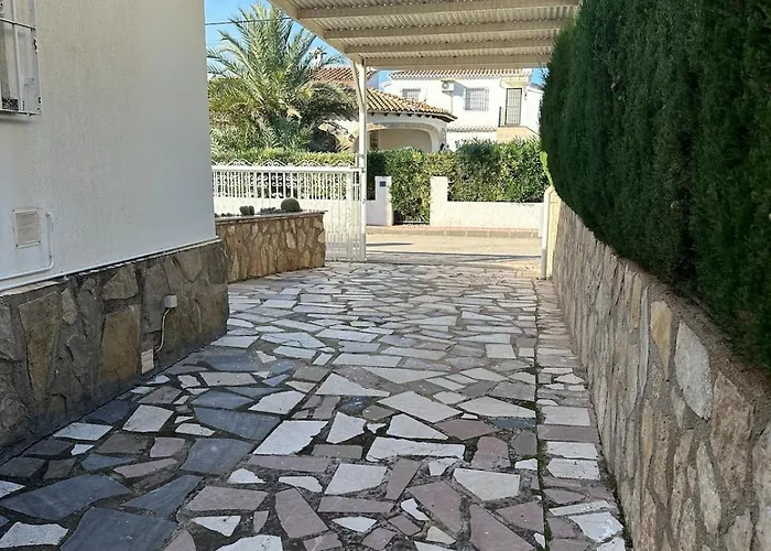 Con Piscina Privada *